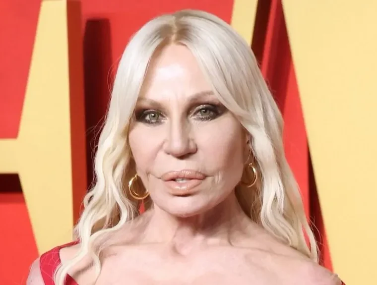 co robi dzisiaj Donatella Versace