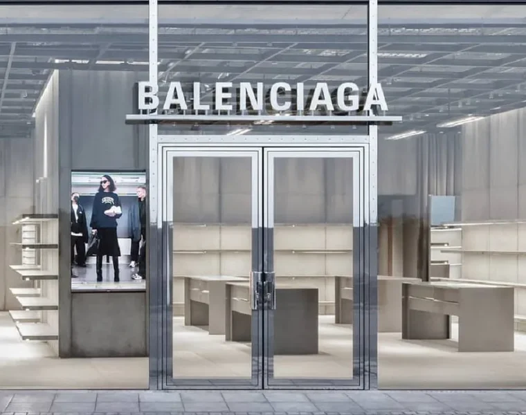 wspolpraca Balenciagi z Fortnite fuzja mody i gamingu