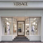 kto jest wlascicielem domu mody w Versace