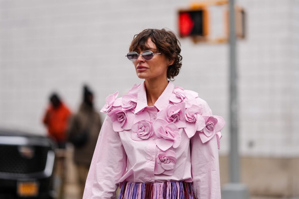 Niezwykłe koszule do damskiego żakietu