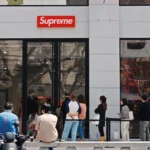 Supreme w rekach EssilorLuxottica co oznacza ten ruch