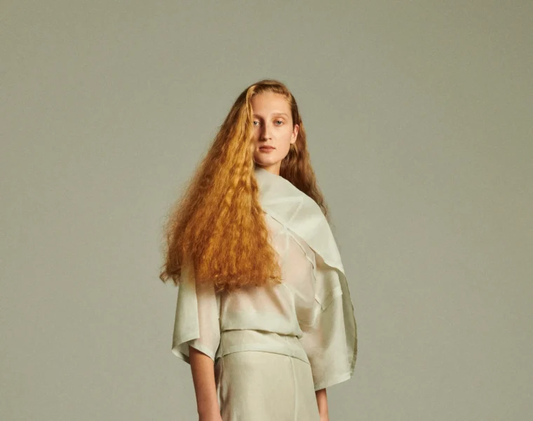 Najmodniejsze bluzki damskie topowe marki